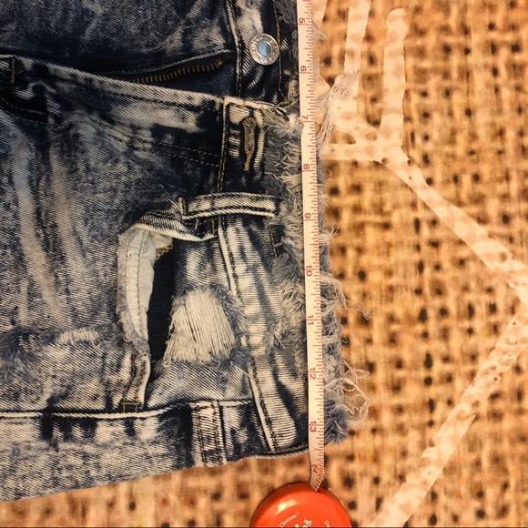 NWOT Vervet frayed Jean shorts - Picture 5 of 8